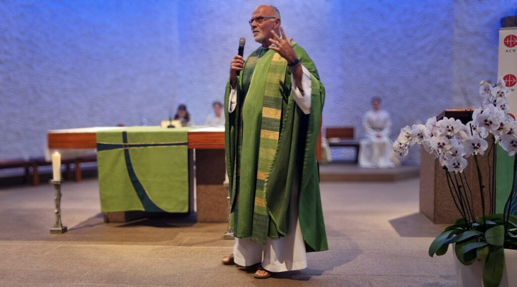 4. pater miguel fritz predigt in der gemeinde st. katharina